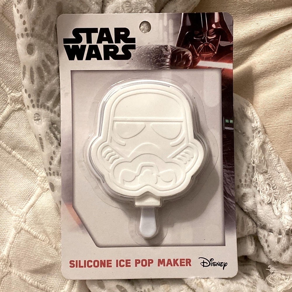 STAR Wars The Mandalorian Silicone Ice Pop Maker NWT White “Storm Trooper”